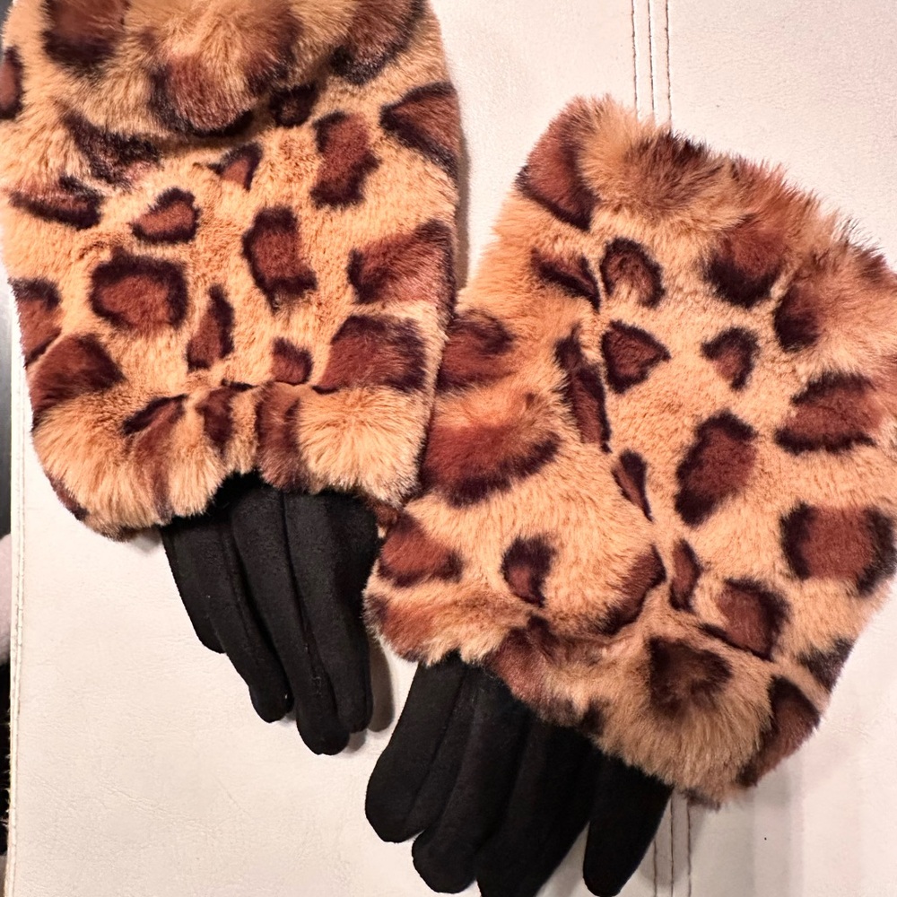 Faux Fur Leopard Print Mittens with Black Gloves